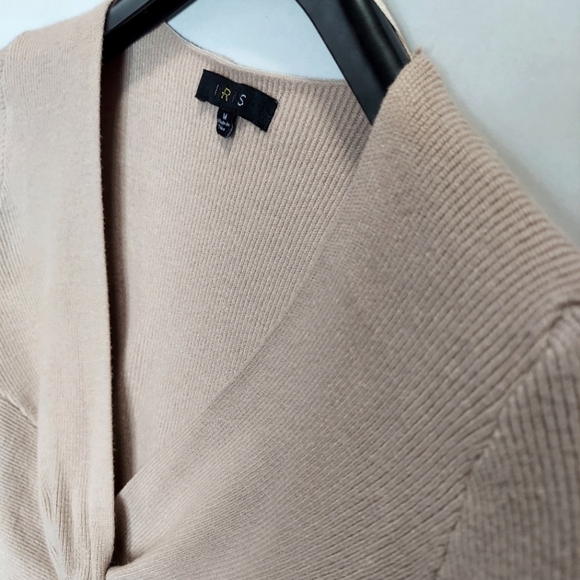 Women's Crop Sweater Taupe Knot Front Cropped V Neck Long Sleeve New - Picture 11 of 13